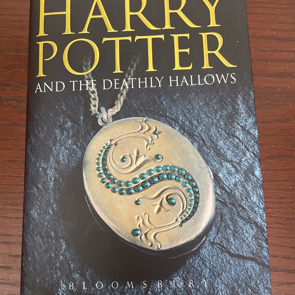 Harry Potter and the Deathly Hallows
J. K. Rowling
Bloomsbury, 2007
